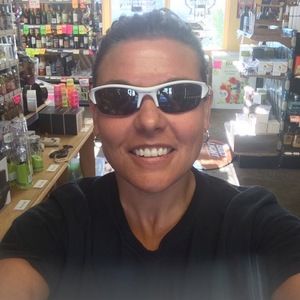 Meet your Posher, Dena